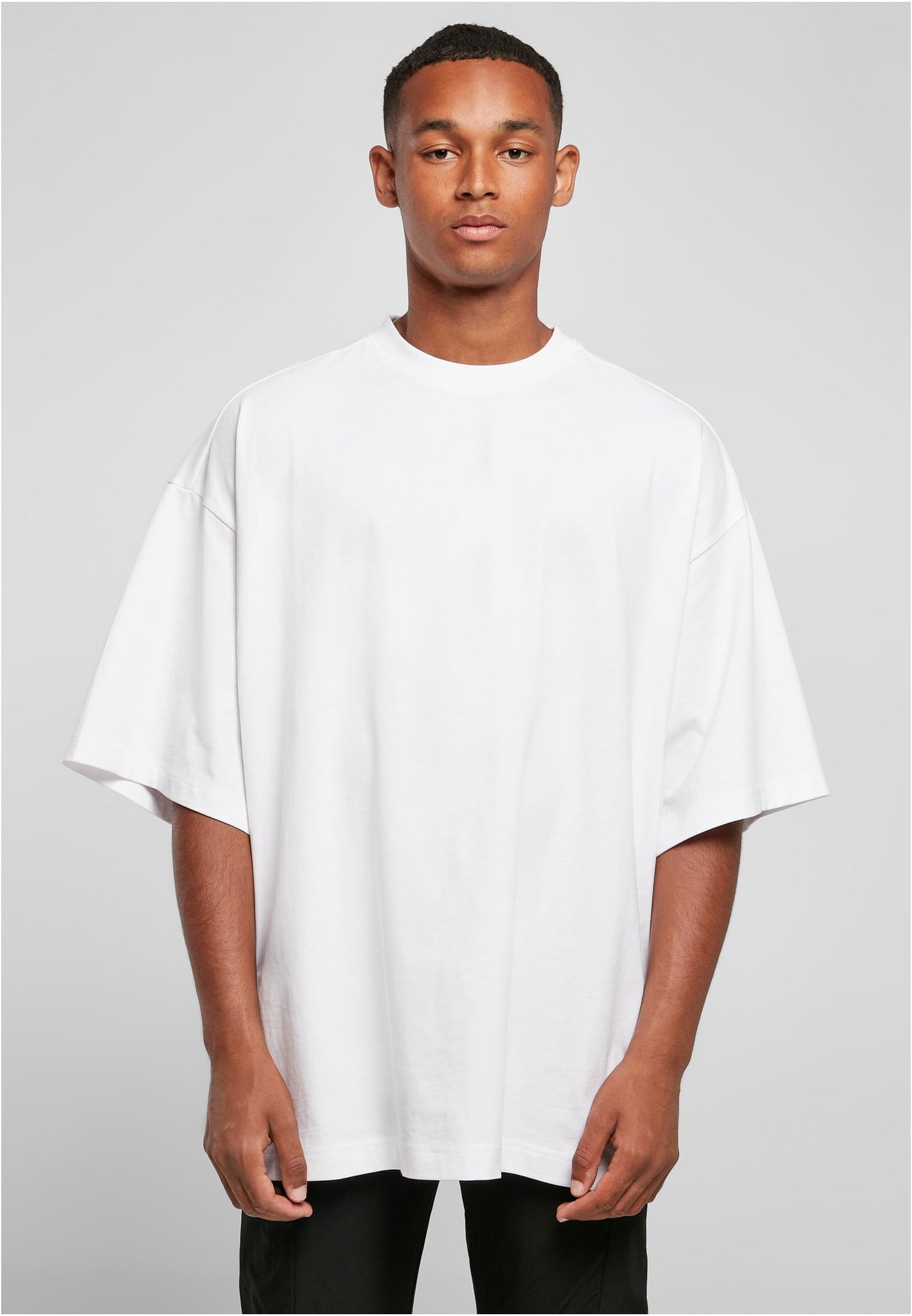 Huge Tee - BYB - Distanze Concept
