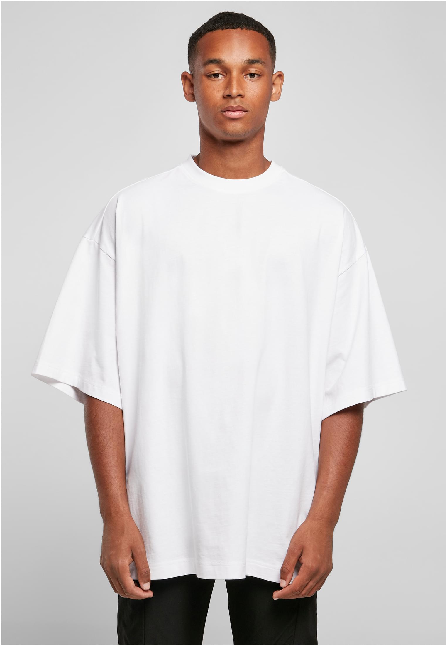 Huge Tee - BYB - Distanze Concept