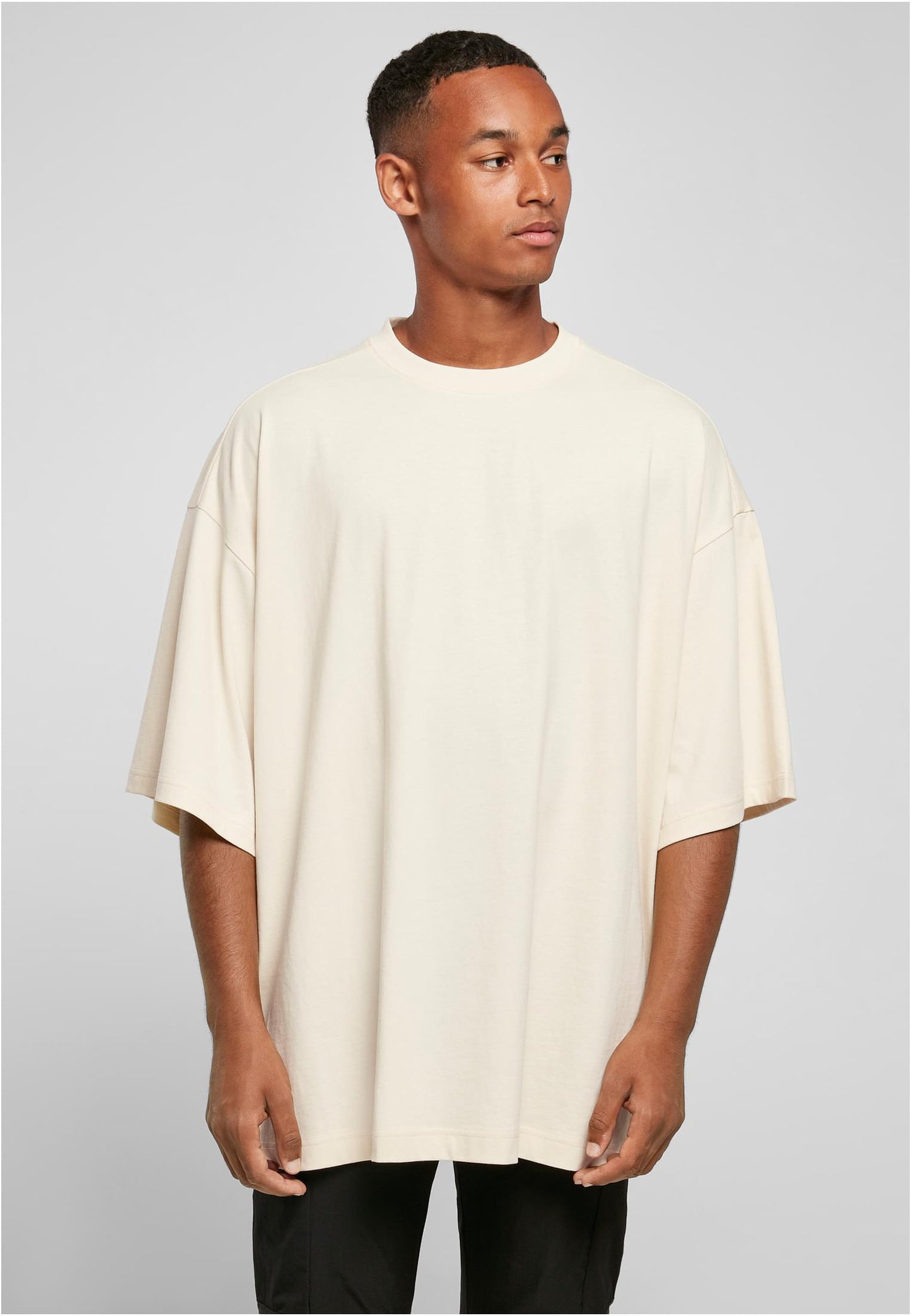 Huge Tee - BYB - Distanze Concept