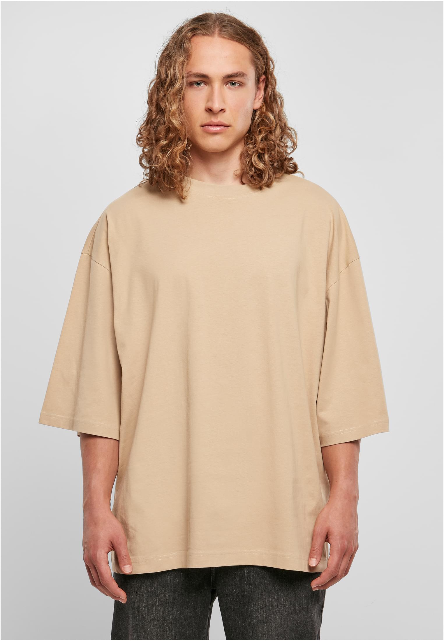 Huge Tee - BYB - Distanze Concept